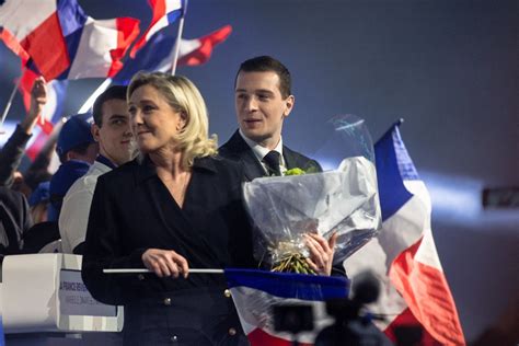 Sondaggio Francia, Le Pen sempre lontana da maggioranza .